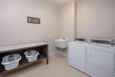 بست وسترن پلاس کامرنز این