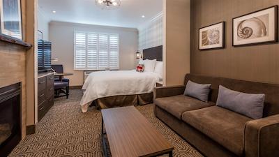 بست وسترن پلاس کامرنز این