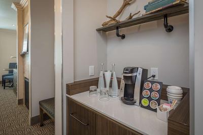 بست وسترن پلاس کامرنز این