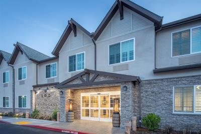 بست وسترن پلاس کامرنز این