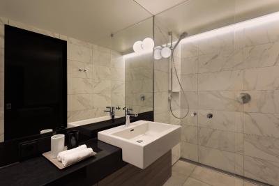 ادینا اپارتمنت هتل هامبورگ اسپیچرستادت