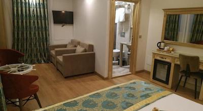 اپل تری هتل