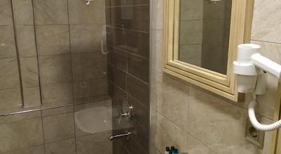 اپل تری هتل