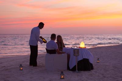 میرو آیلند ریزورت