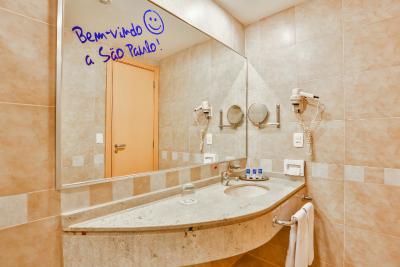 پارک این بای رادیسن برینی