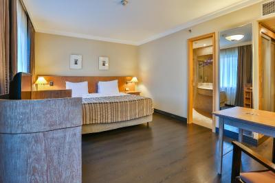 پارک این بای رادیسن برینی