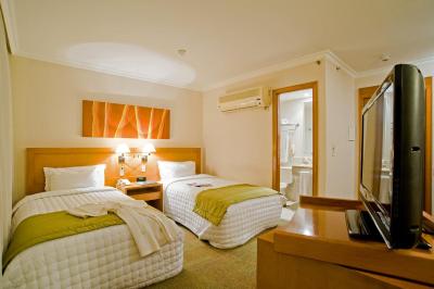 اسلاویرو اکسکوتیو جاردینز