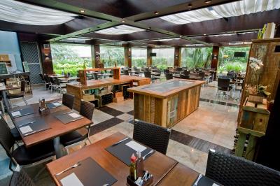 اسلاویرو اکسکوتیو جاردینز