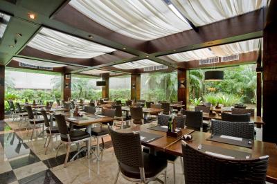 اسلاویرو اکسکوتیو جاردینز