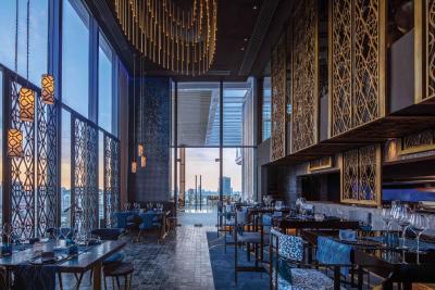 137 پیلارز سوئیتز