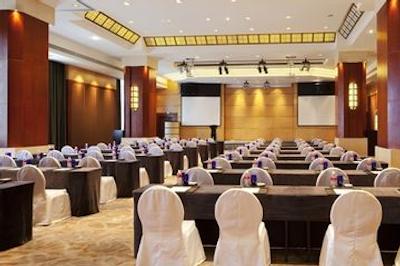 کراون پلازا سنتری پارک