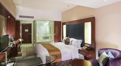 هالیدی این شانگهای پودونگ