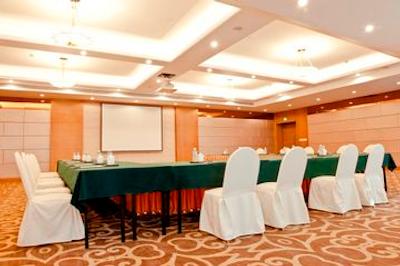 هالیدی این شانگهای پودونگ