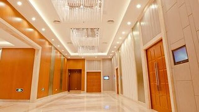 هالیدی این شانگهای پودونگ