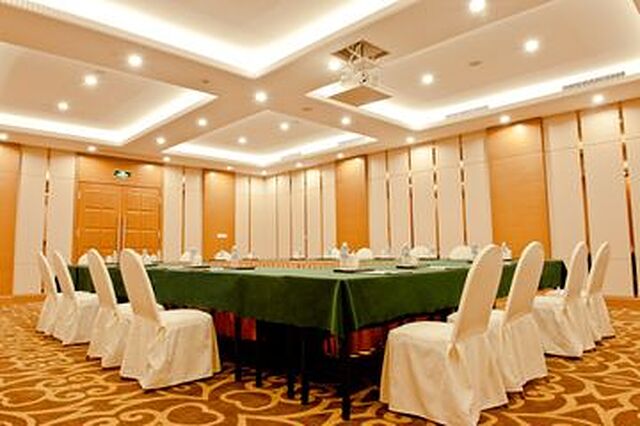هالیدی این شانگهای پودونگ