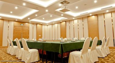 هالیدی این شانگهای پودونگ