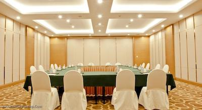 هالیدی این شانگهای پودونگ