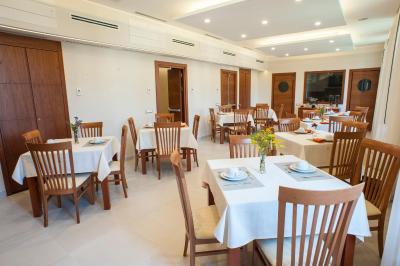 چکین ویلا انجلینا