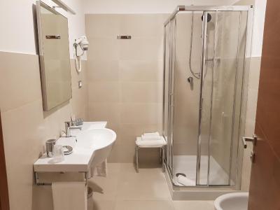 چکین ویلا انجلینا