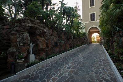 چکین ویلا انجلینا