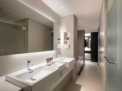 نوتل امباسادر اسئوول ینگسان-اسئوول دراگون سیتی