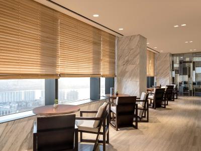 نوتل امباسادر اسئوول ینگسان-اسئوول دراگون سیتی