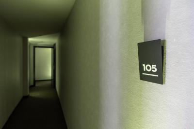 بی مای گست آتن