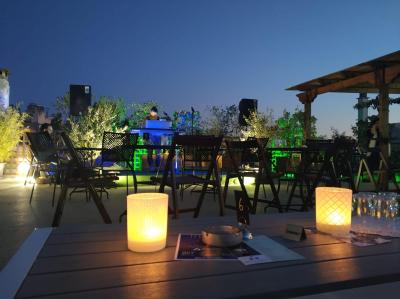 بی مای گست آتن