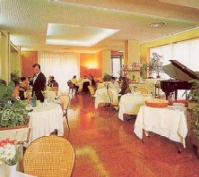 مرکور پارما استندهال