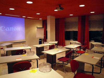 تپ کونتریلین هتل رد ام استراند