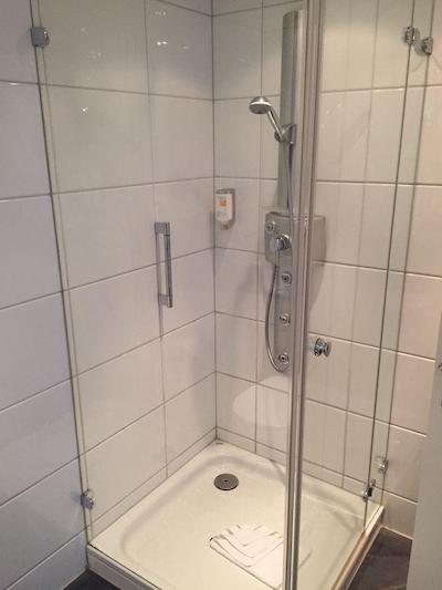 تپ کونتریلین هتل رد ام استراند