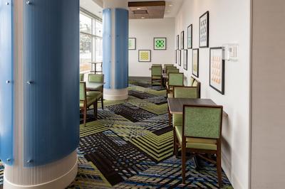 هلید این اکسپرز ساسکاتون ایست-ونیورسیتی