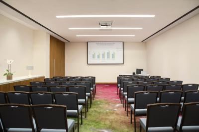 نووتل موسکات ایرپورت