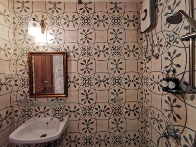 لرتنیمیت بوتیک هتل