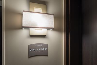 استبریج سویتز ساسکاتون-ونیورسیتی