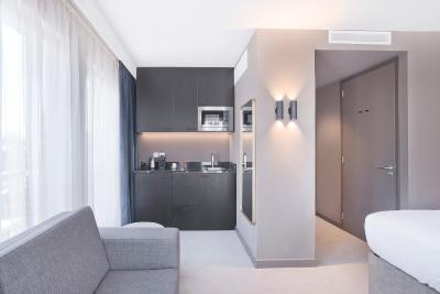 پستانا امستردام ریورسید