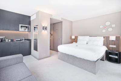 پستانا امستردام ریورسید