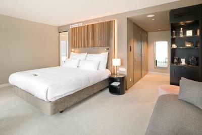 پستانا امستردام ریورسید