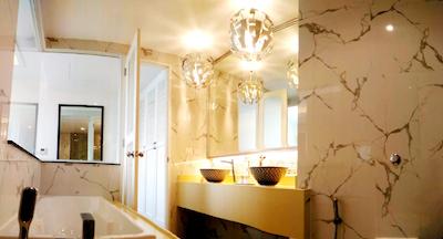 سیام تارادول