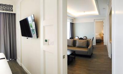 سیام تارادول