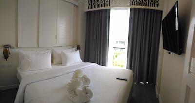 سیام تارادول