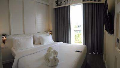 سیام تارادول