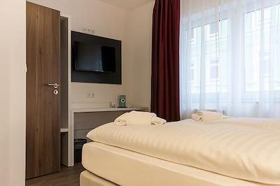 سنترو هتل وست