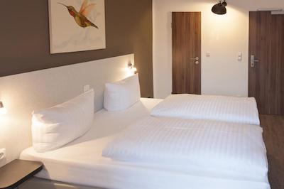 سنترو هتل وست