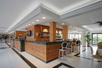 گراند هتل بنانو