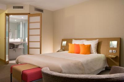 نوتل لیل سنتر گارز