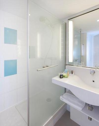 نوتل لیل سنتر گارز