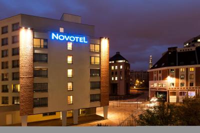 نوتل لیل سنتر گارز