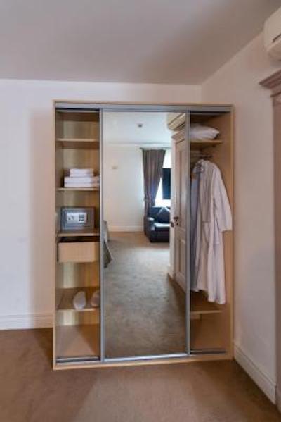 دنیز این بوتیک هتل