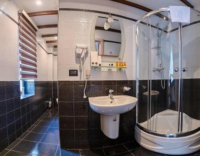 دنیز این بوتیک هتل